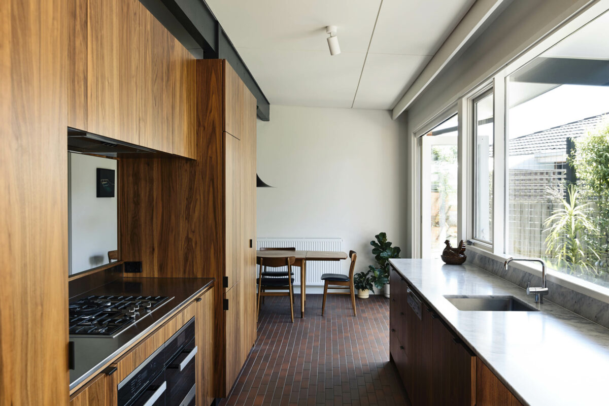 Frankston-Mid-Century-Modern_MRTN_01.jpg
